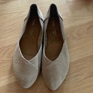 Tom’s slip-ons NWOT
